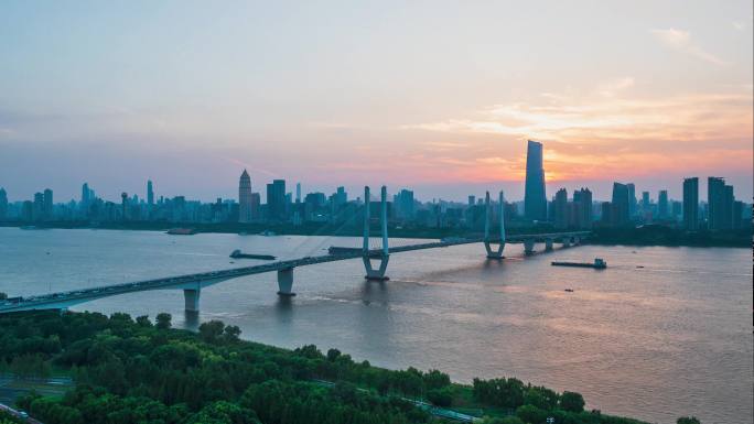 武汉长江二桥江滩日落延时夜景