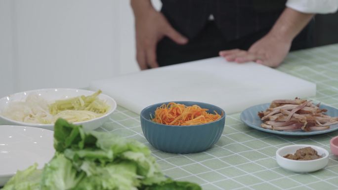 美食节目烹饪教学菜品制作厨师讲解实拍素材