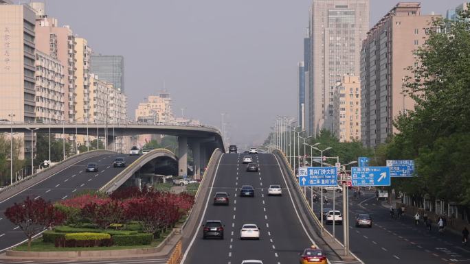 高清实拍北京蓝天白云下长安街车流