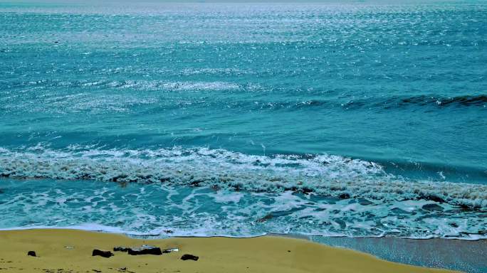 汕头南澳北归线的海边海浪拍打海岸4k视频