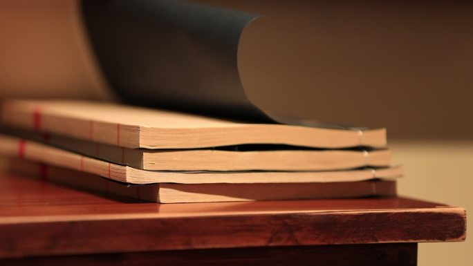 红木桌线装书书籍