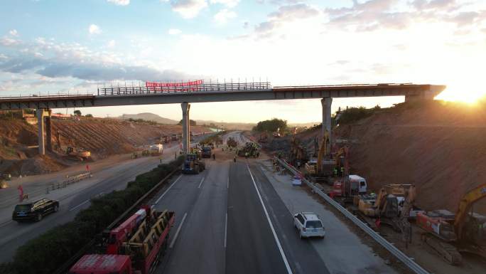 高速公路清晨建设 阳光  晨曦