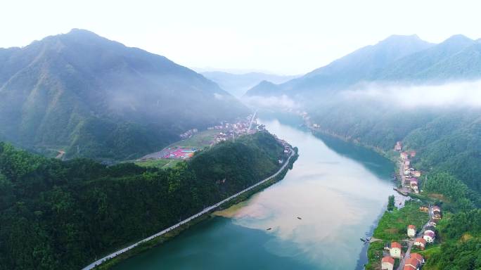 航拍_乡村_风景_群山_河流_长镜头