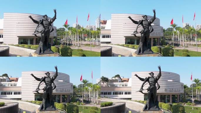 星海音乐厅雕像环绕