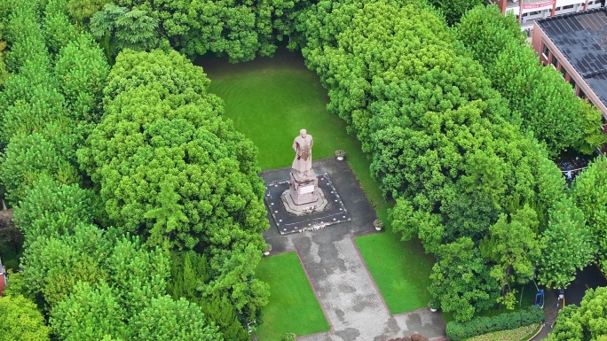 上海市复旦大学毛主席雕像航拍毛泽东邯郸校