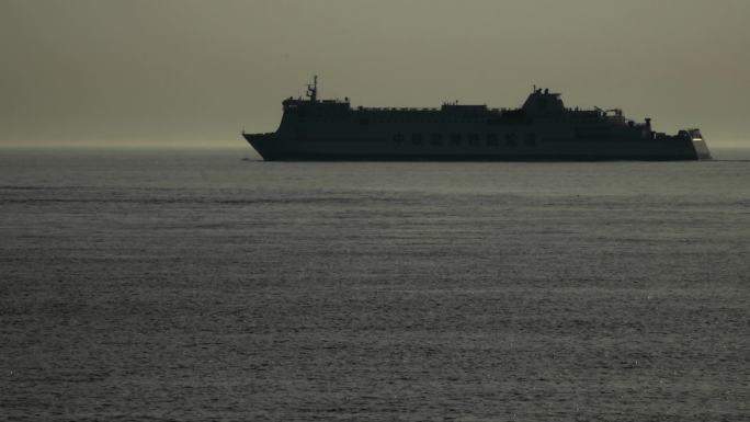 海滩海浪海平线逆光海面