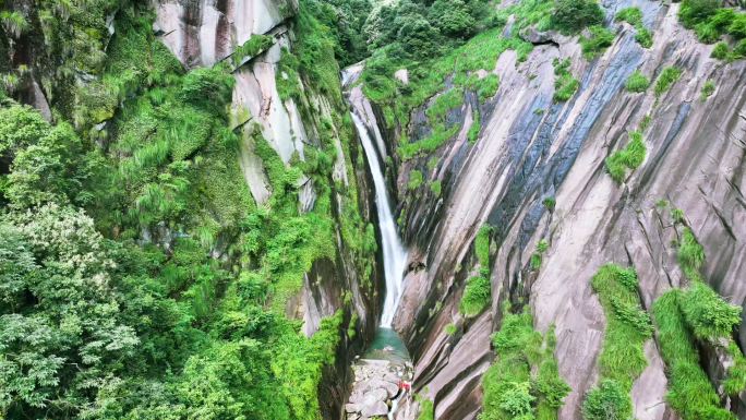 高山流水山谷瀑布山涧流水山水风光