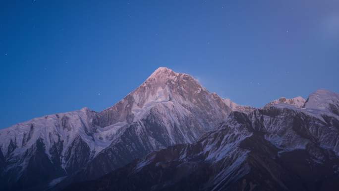 贡嘎雪山子梅垭口日照金山延时