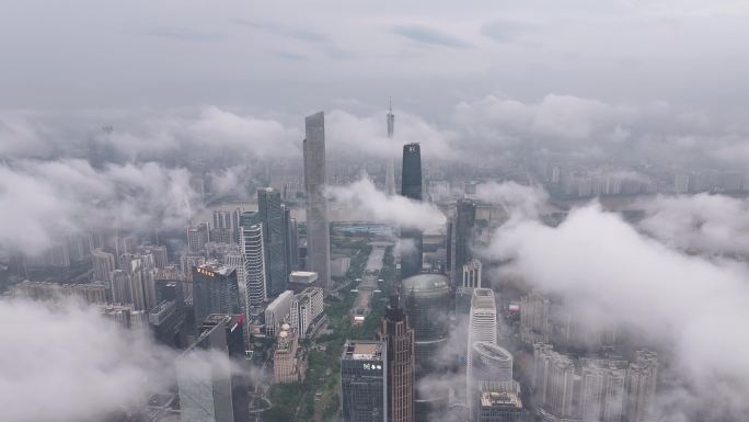 珠江新城中轴线穿云