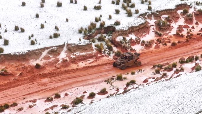 新疆环塔汽车拉力赛丹霞大峡谷雪地越野3