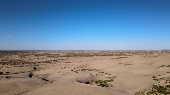 内蒙古赤峰玉龙沙湖附近沙漠