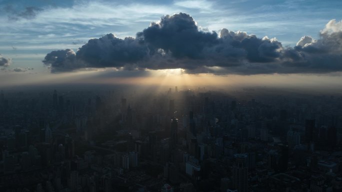 上海城市绝美耶稣光穿过云层航拍延时