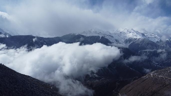 云南香格里拉飞来寺观景台藏区云彩美景