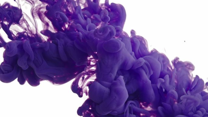 紫色颜料入水色彩流体时尚意境概念