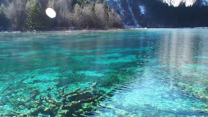 九寨沟风景区秋冬早上光影素材