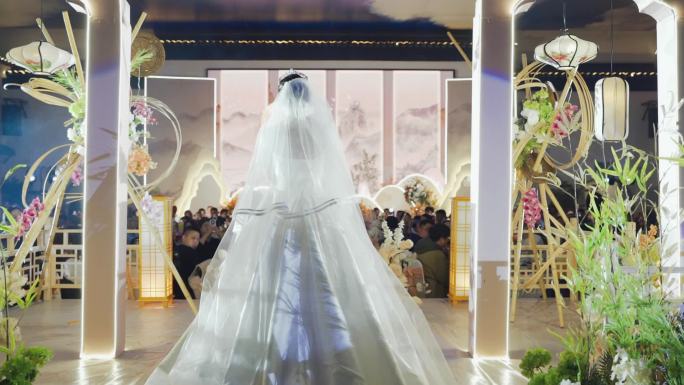 新娘子入场背影白色婚纱