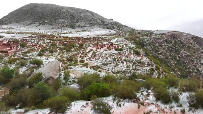 新疆环塔汽车拉力赛丹霞大峡谷雪地越野4