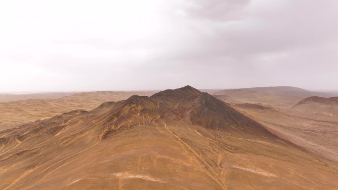 航拍新疆塔克拉玛干沙漠崎岖沙漠地带7