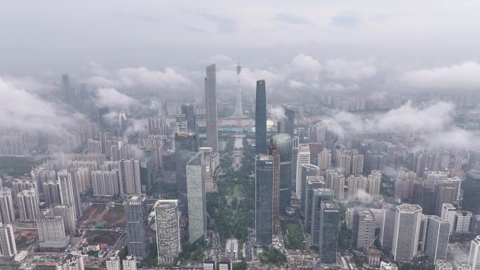 珠江新城中轴线穿云