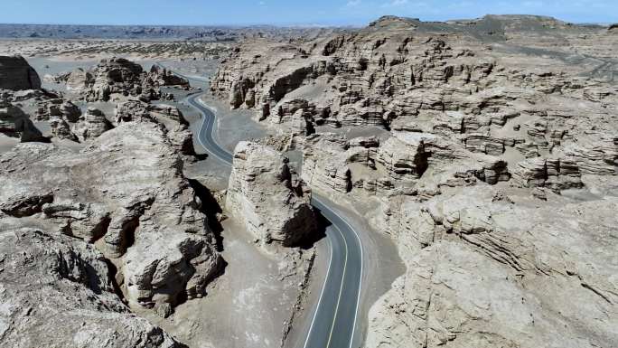 新疆 自驾游 航拍 公路 沙漠