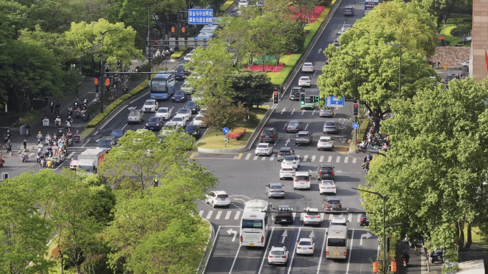 城市车流车水马龙十字路口航拍