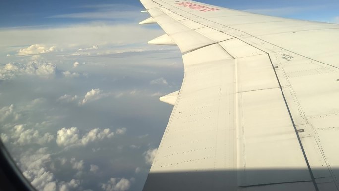 飞机机舱内横屏拍摄机翼
