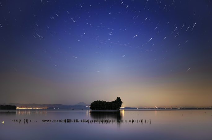 昆明鲸鱼岛星轨延时 4K HDR