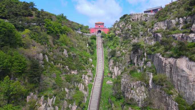 4K泰山南天门十八盘航拍直飞