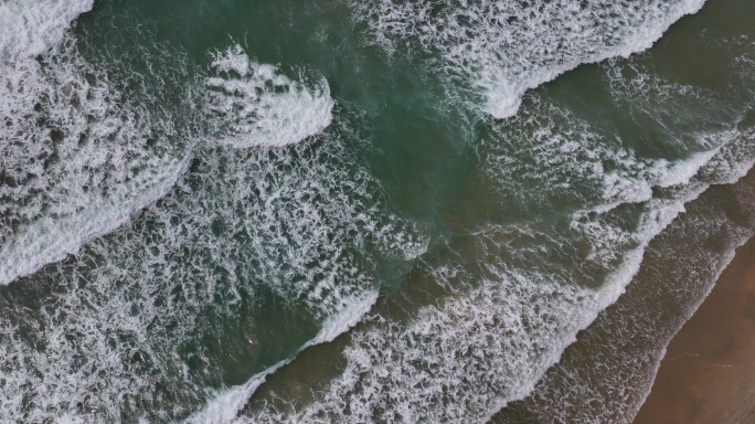 海岸线浪花