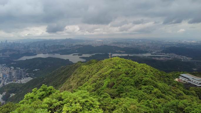 4K 实拍 梧桐山顶俯视深圳