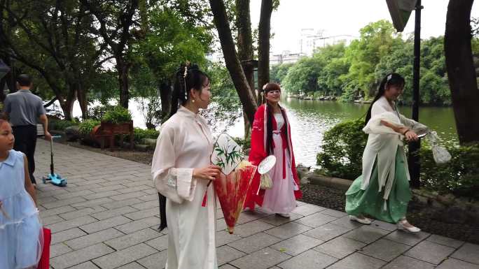 汉服女子游行