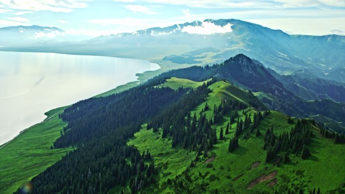 直升机航拍新疆伊利赛里木湖