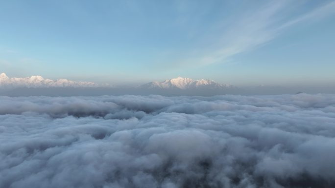 牛背山云海翻涌 五一打卡好去处