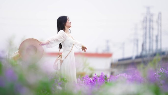 亲近大自然 姑娘花海 唯美女孩