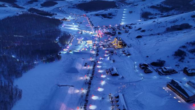 鸟瞰寒冬冰雪欢乐谷雪夜灯光