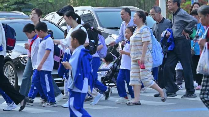 大合集：学生放学，接送，电动车，机动车