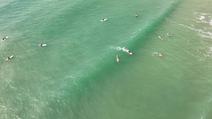 日月湾海浪