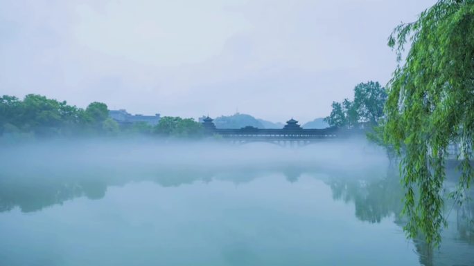 雾起巫水风雨桥