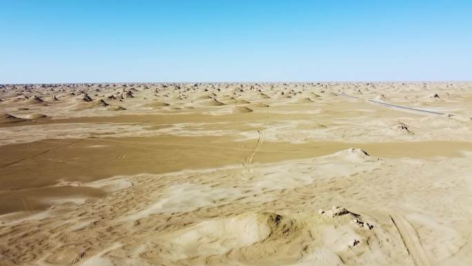 沙漠 黄沙 山丘 丘壑 一望无际 公路