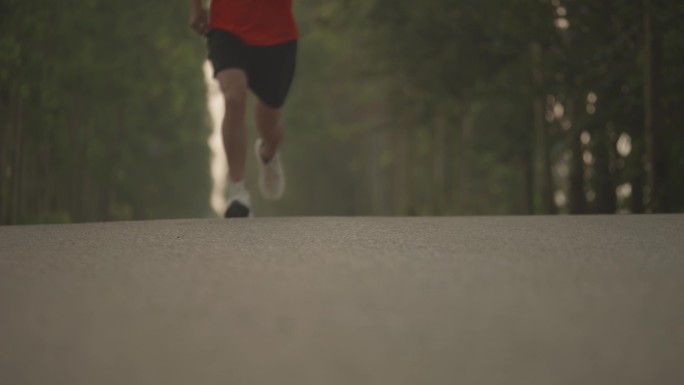 跑步锻炼训练越野跑户外有氧运动