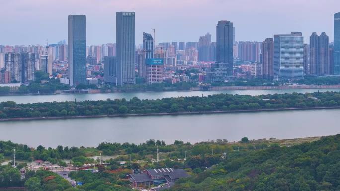 湖南长沙岳麓区湘江橘子洲风景区航拍城市风