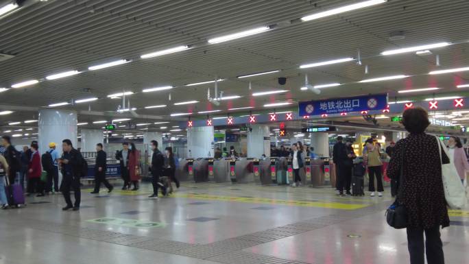北京西客站匆匆人群交通运输北京地标建筑