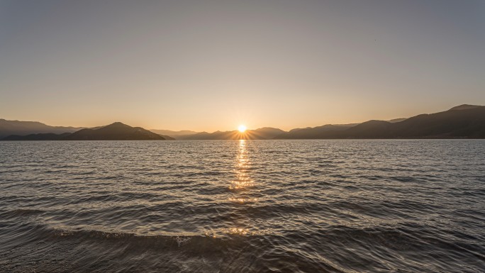 泸沽湖日出延时