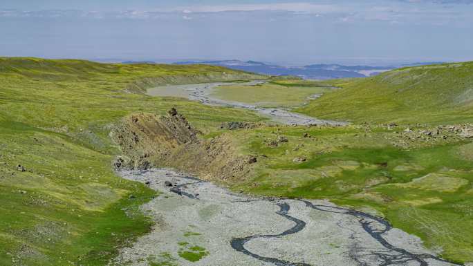 天山冰川融水河流