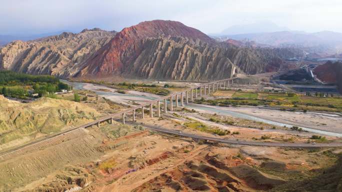 独库公路山林河谷桥梁雅丹地貌北山段C