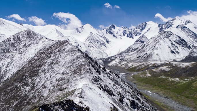 天山喀尔里克冰川自然保护区