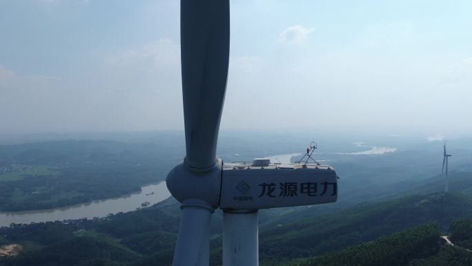 航拍广西六景霞义山清洁能源风力发电机风车