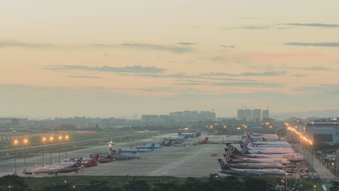 深圳机场顺丰航空机坪傍晚日转夜延时摄影