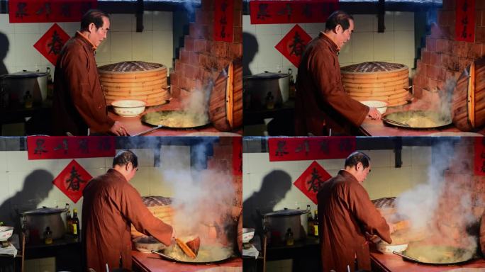 老人家在厨房煮年夜饭