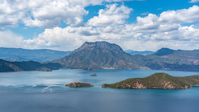 泸沽湖女神山